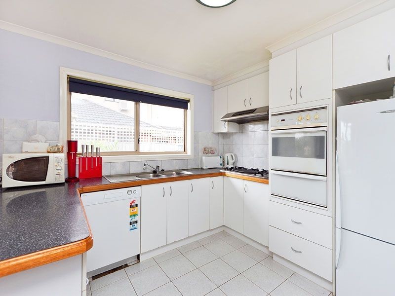 2/18 Thompson Street, Clayton VIC 3168