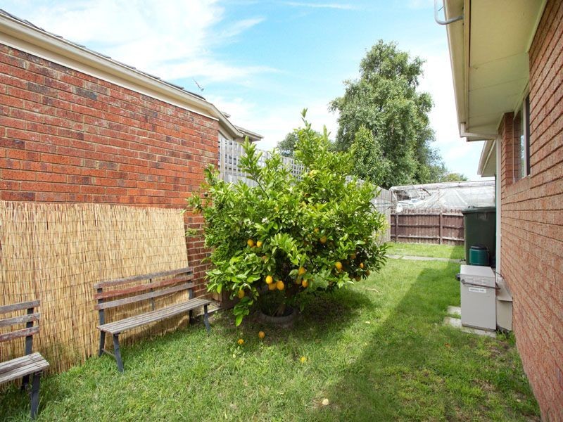 2/18 Thompson Street, Clayton VIC 3168