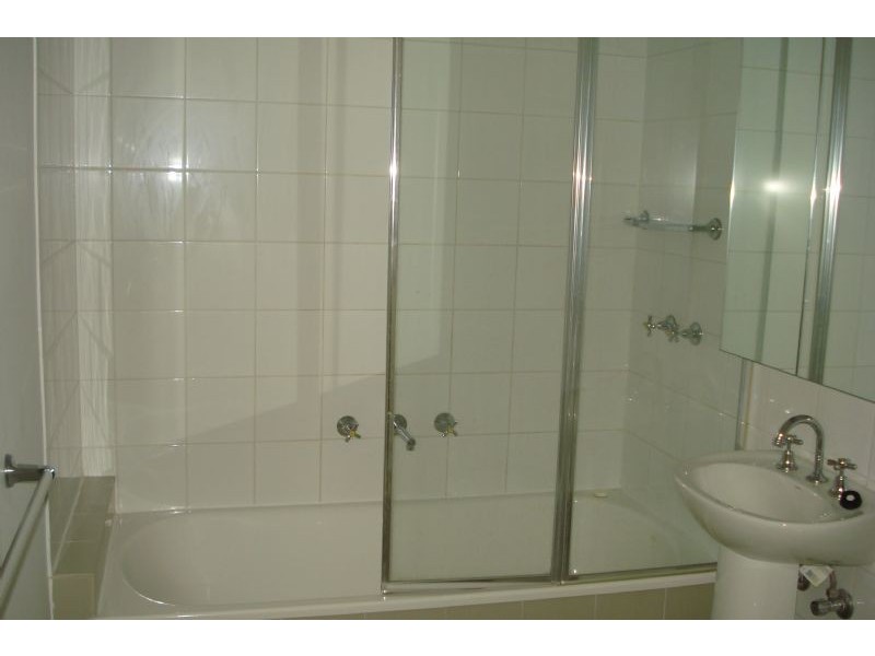 7/2 Greenfield Drive, Clayton VIC 3168