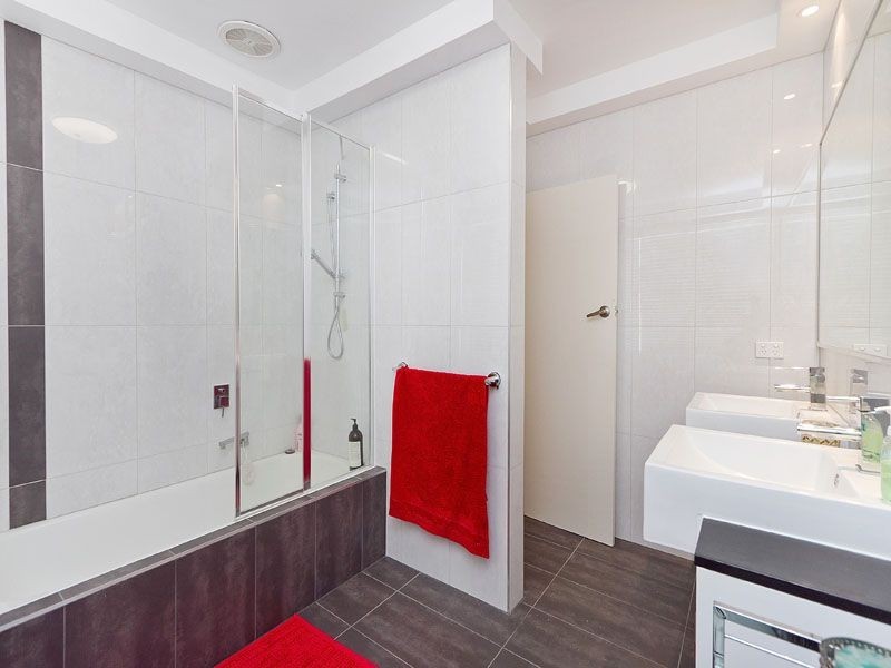 1/60 View Street, Clayton VIC 3168