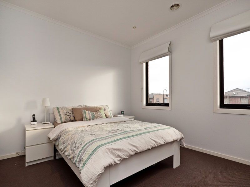 13 Evergreen Boulevard, Clayton South VIC 3169