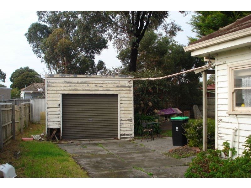 4 Tennyson Avenue, Clayton South VIC 3169