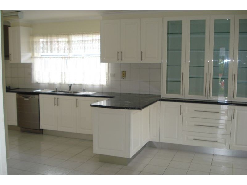 10 Cavendish Drive, Heatherton VIC 3202