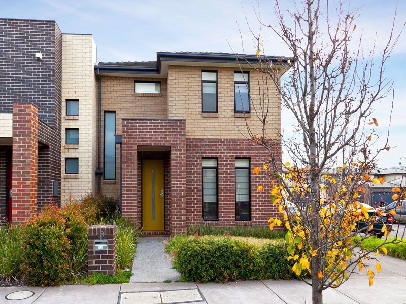 13 Evergreen Boulevard, Clayton South VIC 3169
