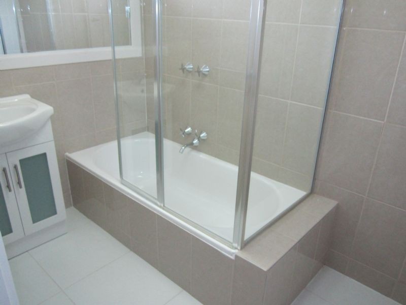 1/4 Burns Ave, Clayton VIC 3168