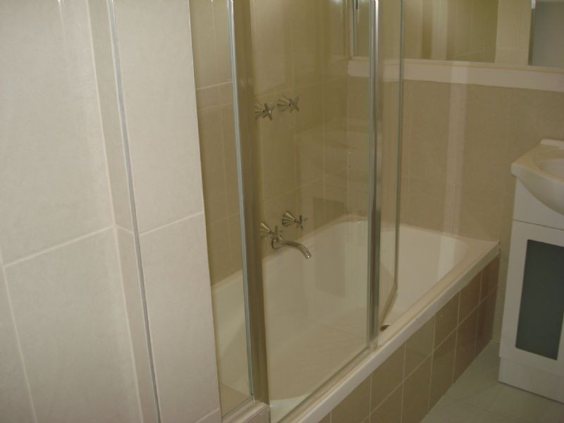 2/4 Burns Avenue, Clayton South VIC 3169