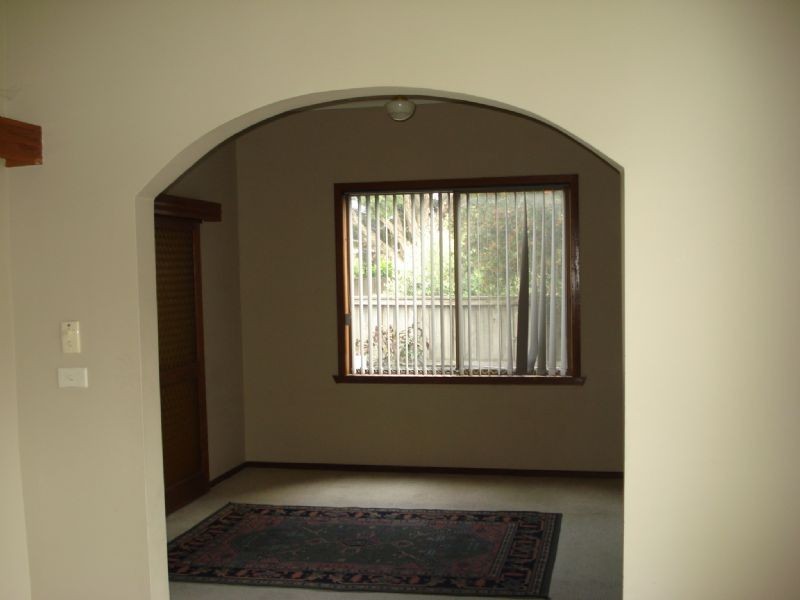 10 Oak Grove, Springvale VIC 3171