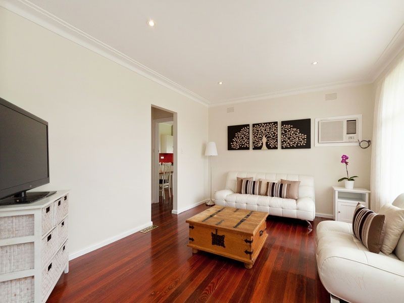 10 Saunders Street, Clayton South VIC 3169