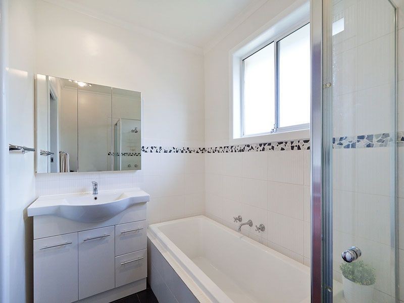 10 Saunders Street, Clayton South VIC 3169