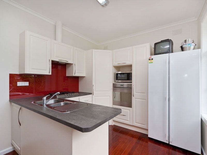 10 Saunders Street, Clayton South VIC 3169