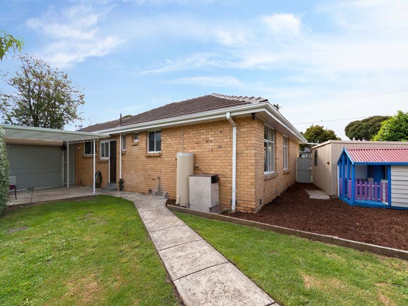 10 Saunders Street, Clayton South VIC 3169