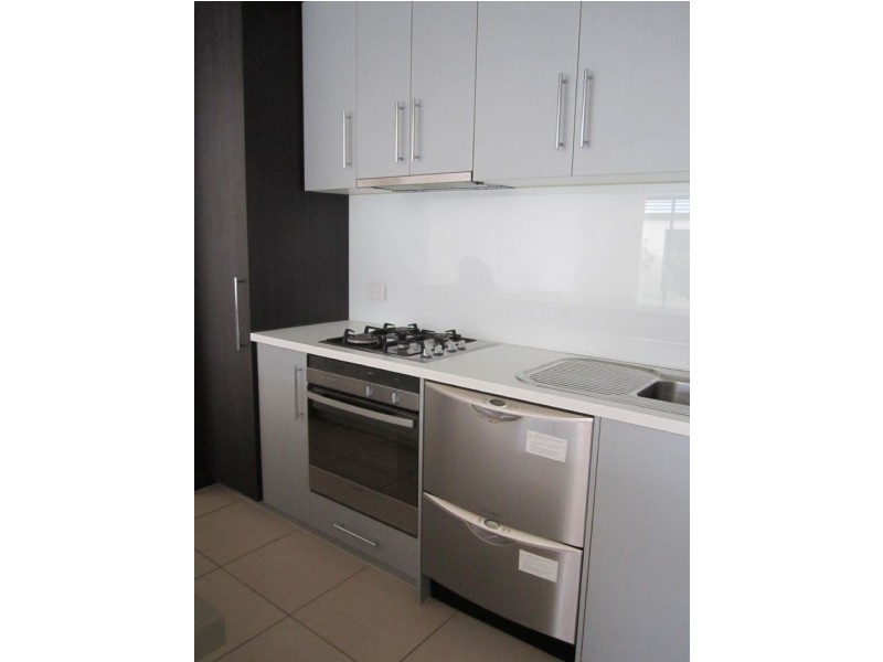 99 Rosebank Ave, Clayton South VIC 3169