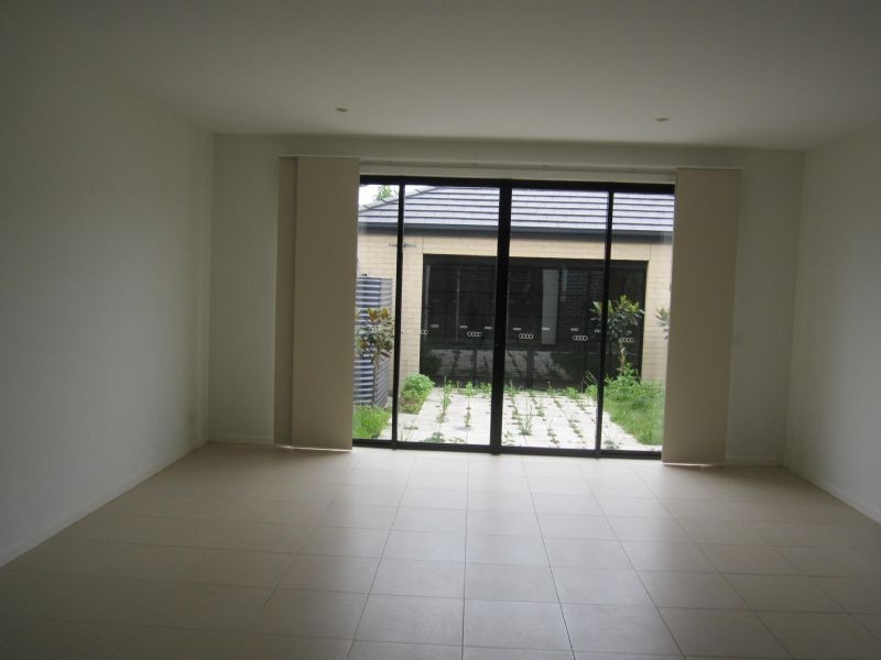 99 Rosebank Ave, Clayton South VIC 3169