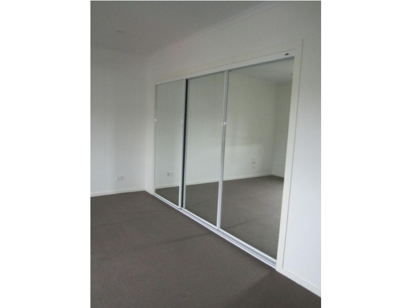 99 Rosebank Ave, Clayton South VIC 3169