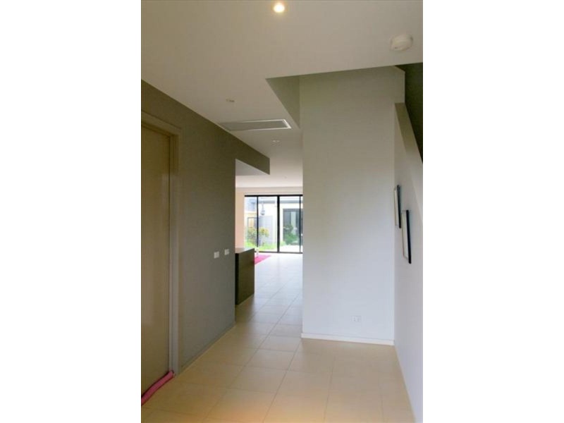 99 Rosebank Ave, Clayton South VIC 3169