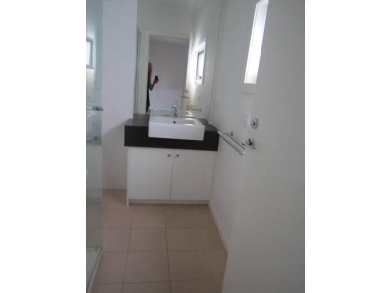 99 Rosebank Ave, Clayton South VIC 3169