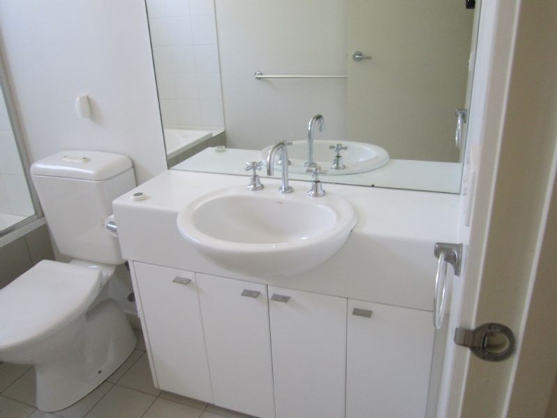 21D Browns Road, Clayton VIC 3168