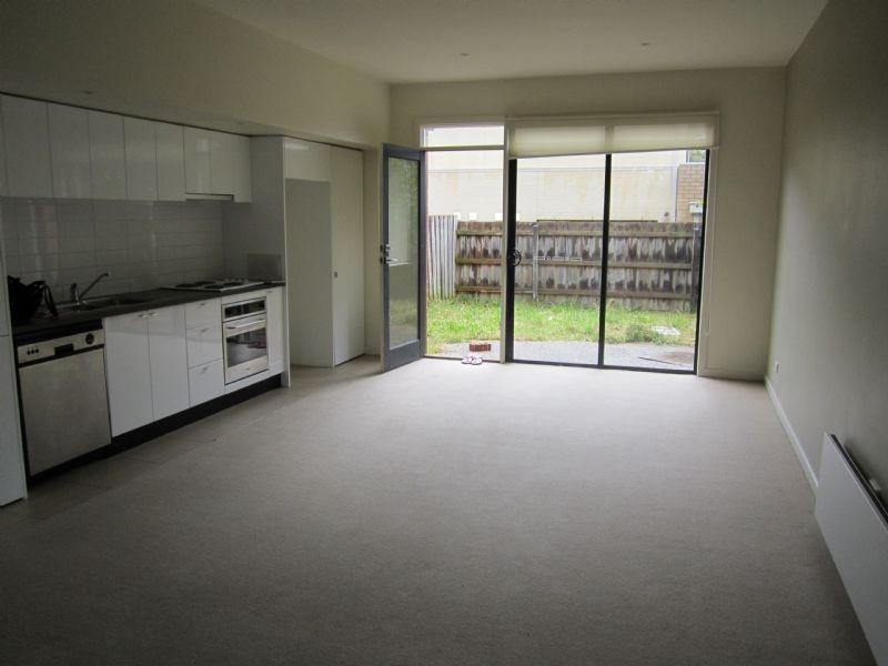 21D Browns Road, Clayton VIC 3168