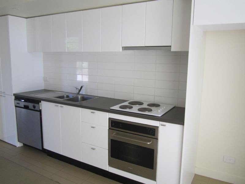 21D Browns Road, Clayton VIC 3168