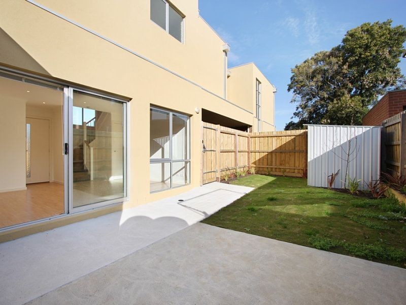 2/20 Bettina Street, Clayton VIC 3168