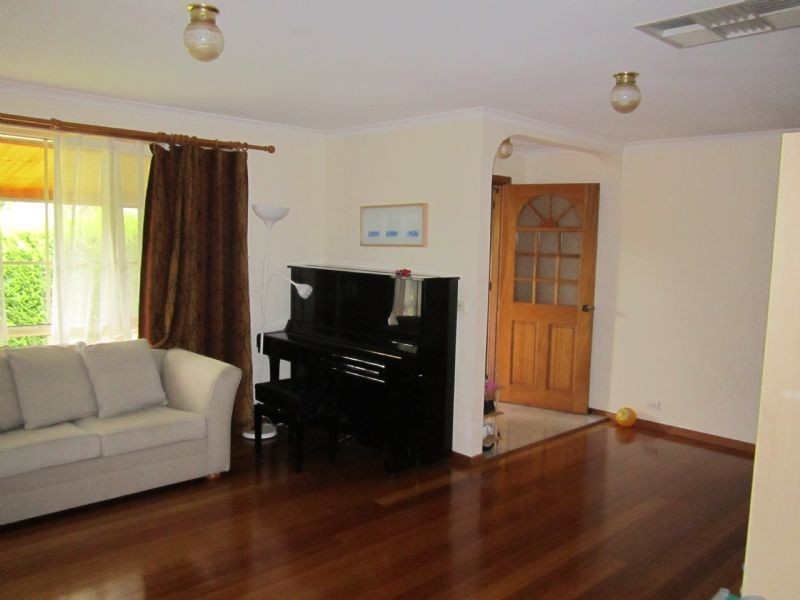 4 Jeanette Street, Clayton South VIC 3169