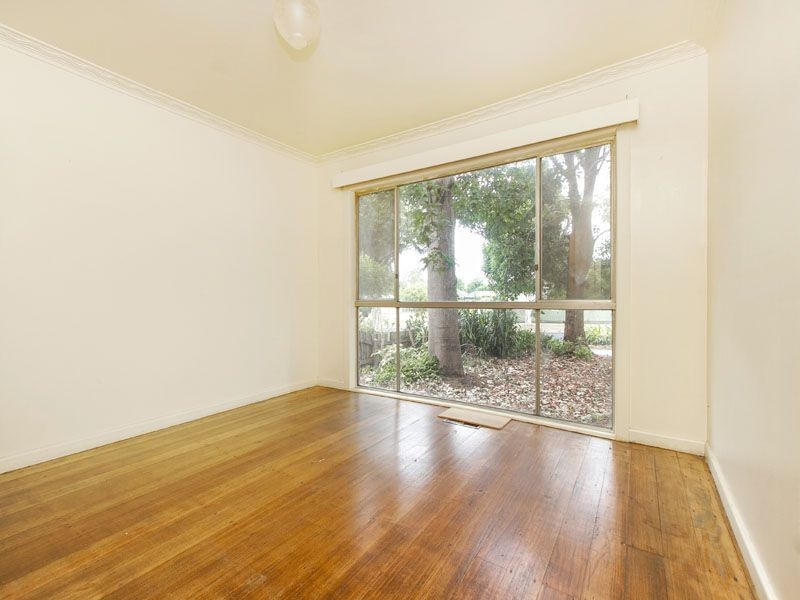 33 Inverness Street, Clarinda VIC 3169