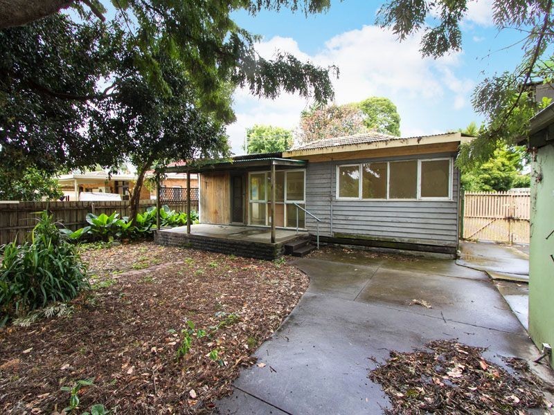 33 Inverness Street, Clarinda VIC 3169
