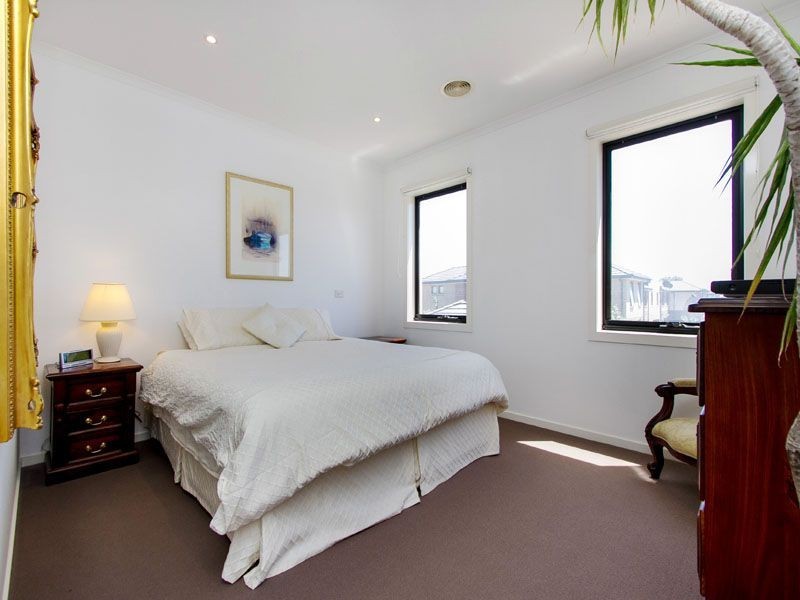 73 Rosebank Avenue, Clayton South VIC 3169