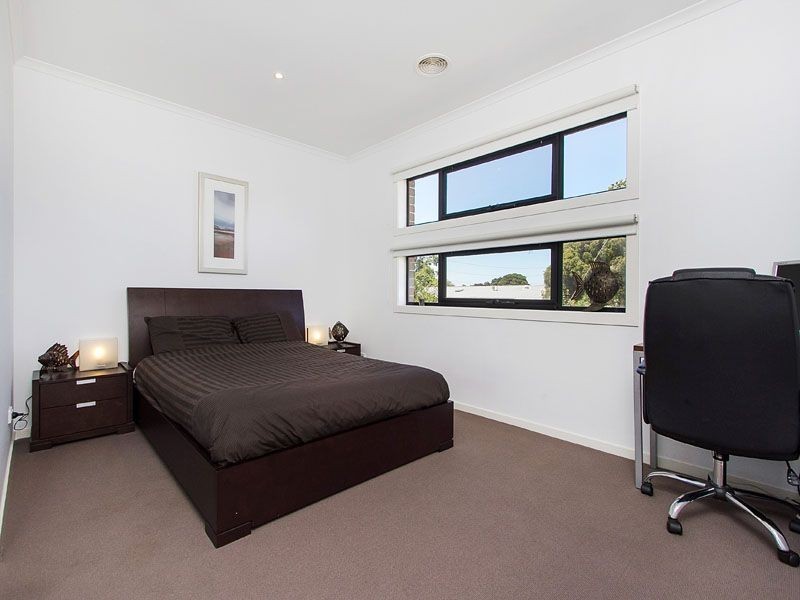 73 Rosebank Avenue, Clayton South VIC 3169