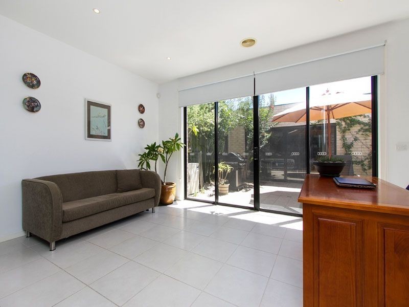 73 Rosebank Avenue, Clayton South VIC 3169