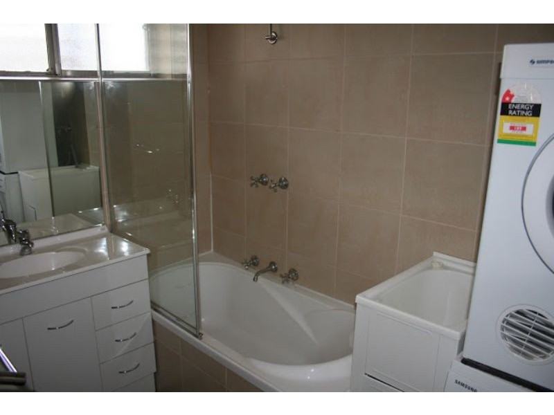 2/10 Bettina Street, Clayton VIC 3168