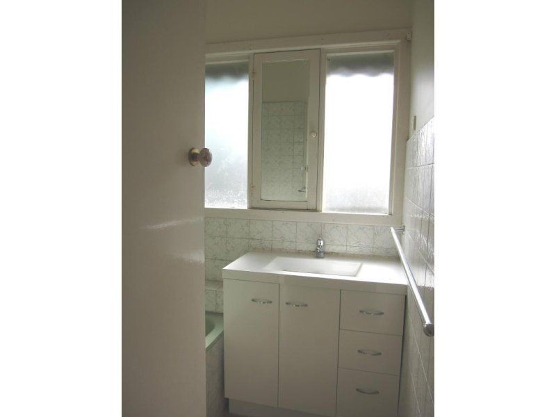 1/19 Banksia Street, Clayton VIC 3168