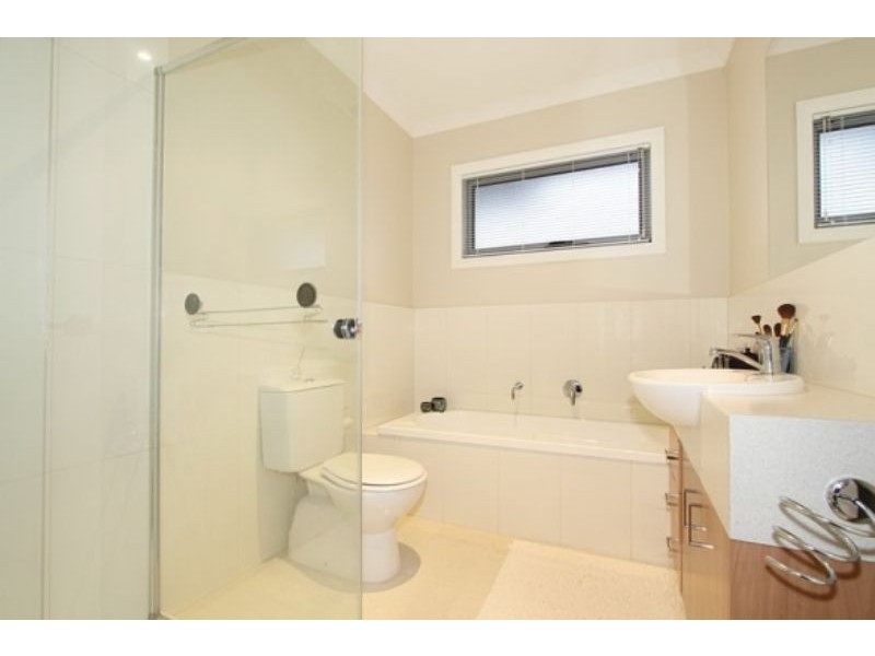 1/6 Hourigan Ave, Clayton VIC 3168