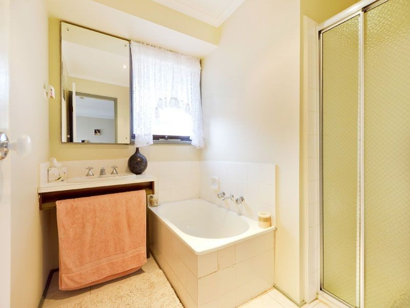 12 Bellavista Crescent, Clayton South VIC 3169