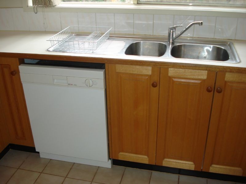 8 Browns Court, Clayton VIC 3168