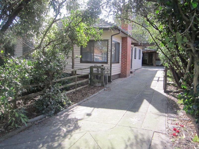 3 Manoon Road, Clayton South VIC 3169