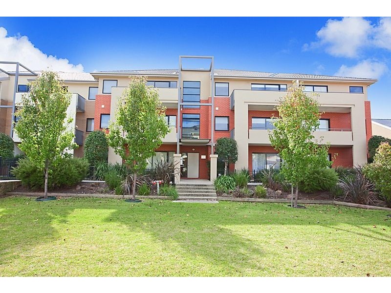 19/2 Monash Green Drive, Clayton VIC 3168