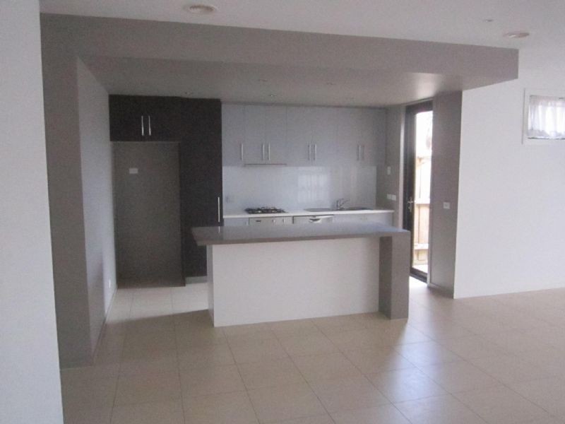 9 Botanic Drive, Clayton South VIC 3169