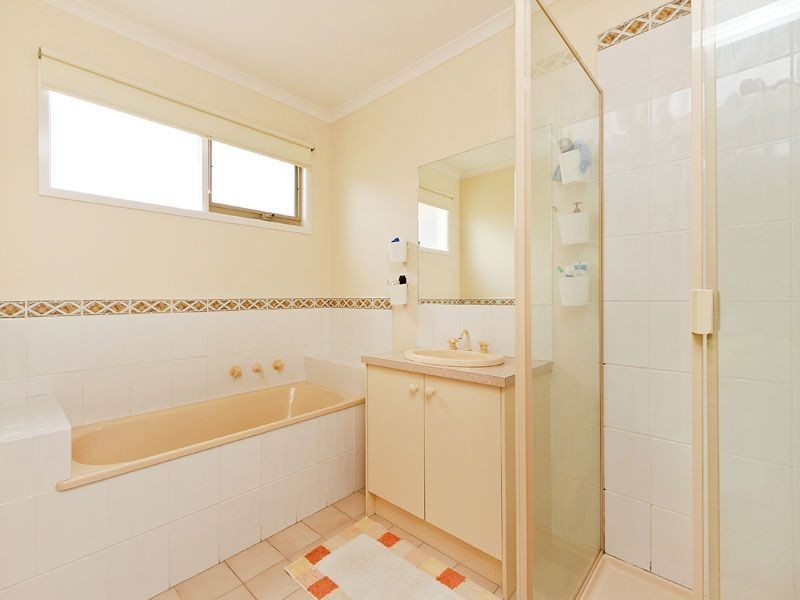 21 Crown Close, Oakleigh East VIC 3166