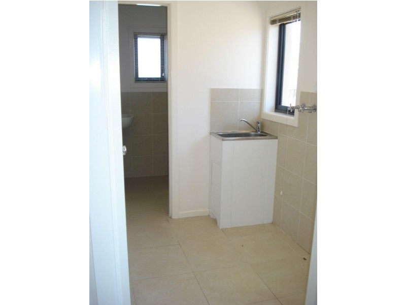 1/143 Moriah Street, Clayton VIC 3168