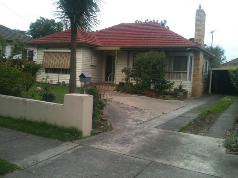 18 Madeleine Road, Clayton VIC 3168