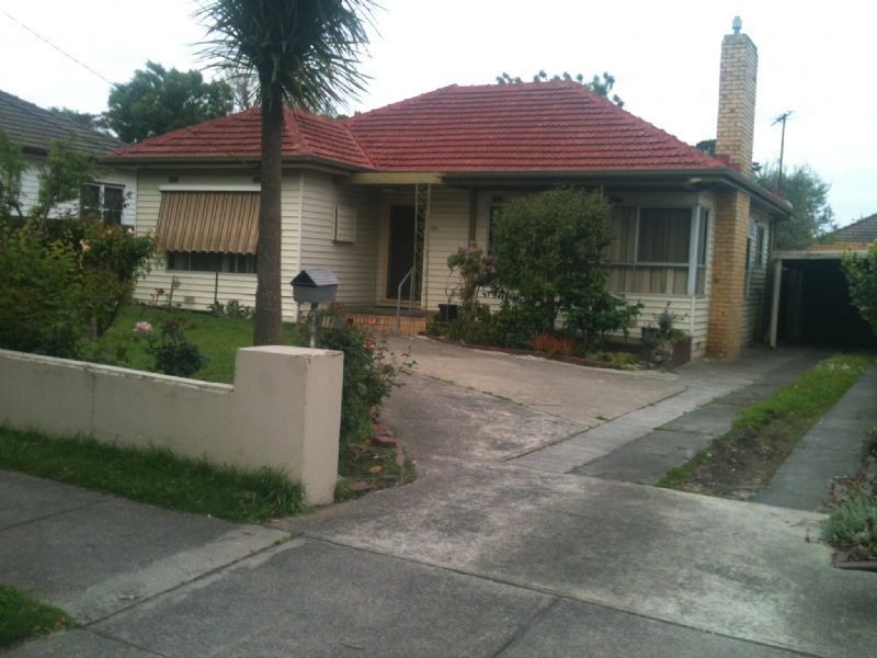 18 Madeleine Road, Clayton VIC 3168