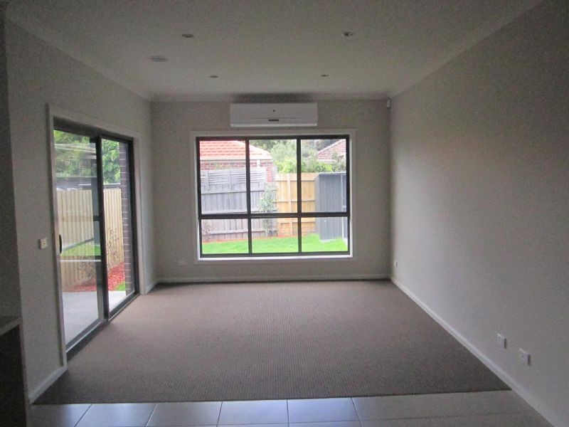 1/4 Rowson Grove, Clarinda VIC 3169