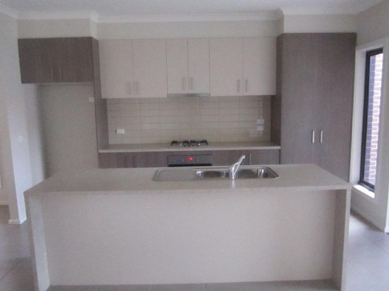 2/4 Rowson Grove, Clarinda VIC 3169