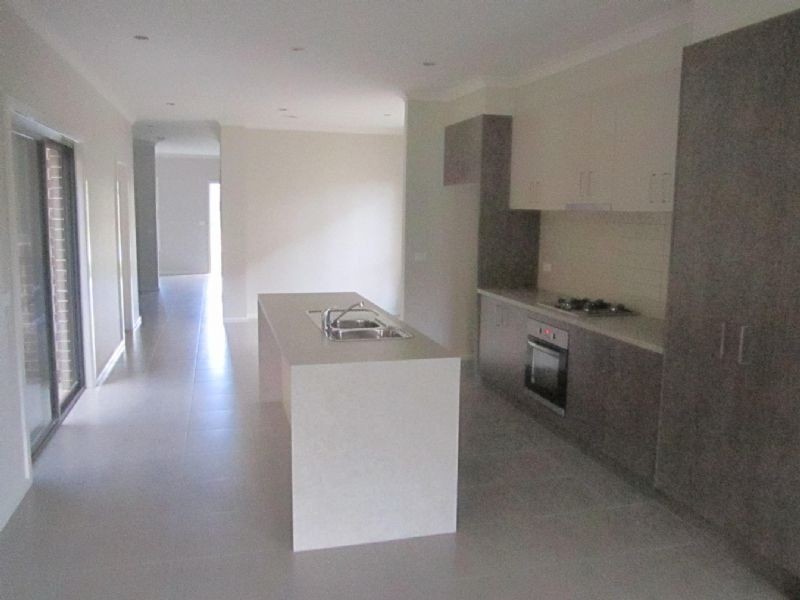 3/4 Rowson Grove, Clarinda VIC 3169
