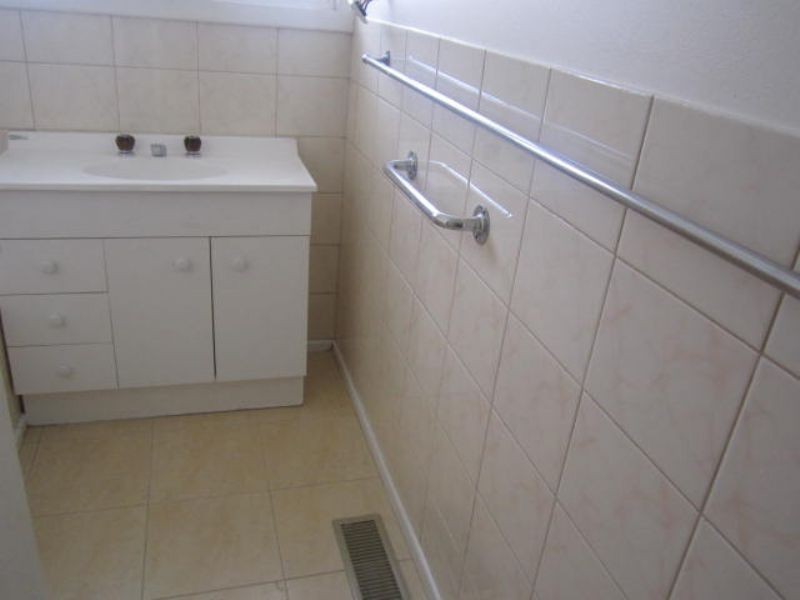 33 Kitson Road, Clayton South VIC 3169