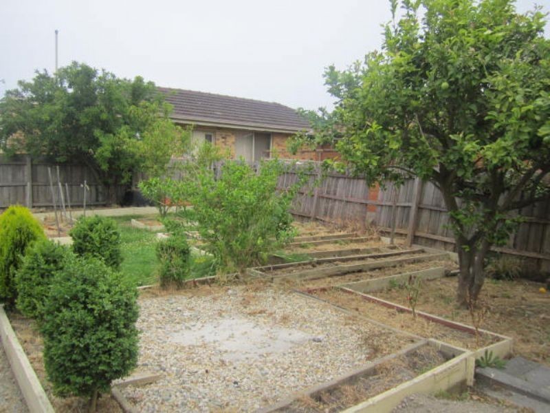 32 Frank Avenue, Clayton South VIC 3169