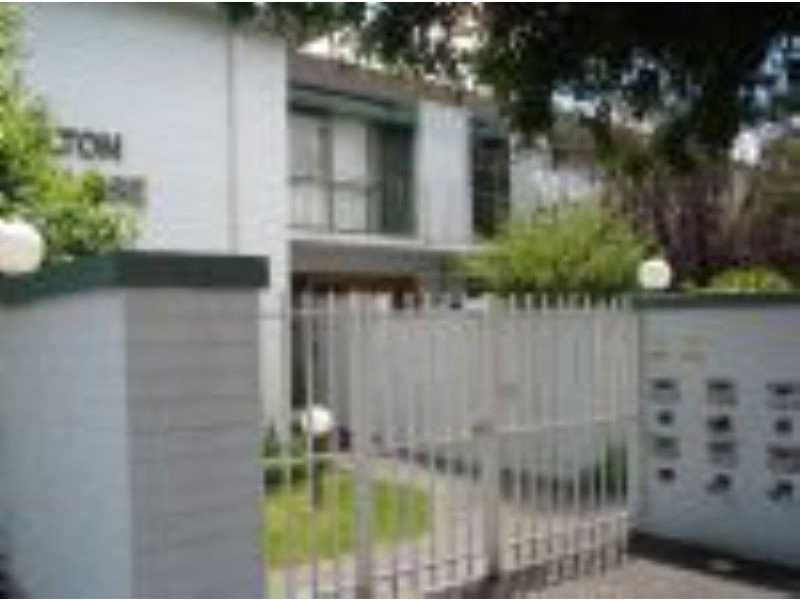 8/194 Neerim Road, Carnegie VIC 3163