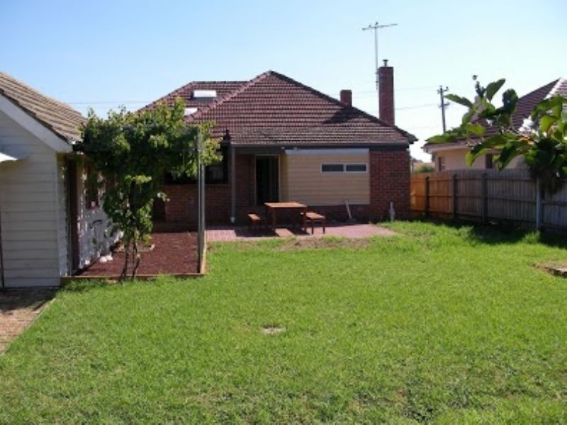 Room 7/70 Kanooka Grove, Clayton VIC 3168