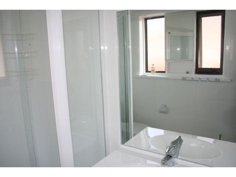 Room 5/70 Kanooka Grove, Clayton VIC 3168